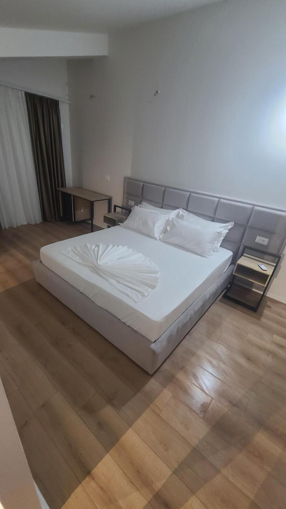 Hotel Noel Vlora Kültér fotó