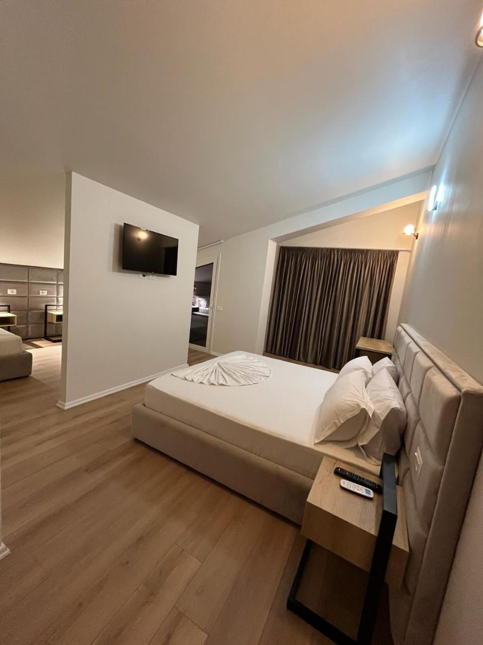 Hotel Noel Vlora Kültér fotó